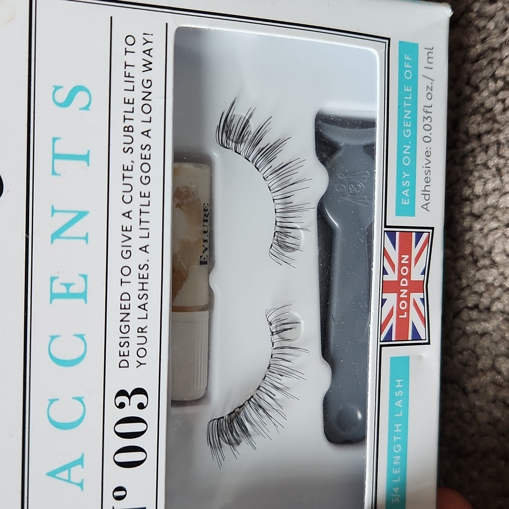 Eylure Accents No 003 3/4 Length Lashes - Picture 4 of 5